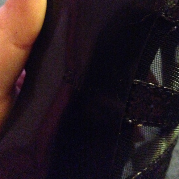 Size 8 heels - Picture 4 of 4