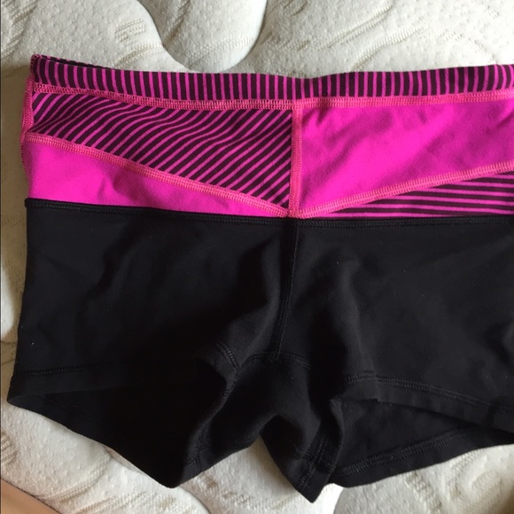 Pink/ black reversible LULULEMON need to sell fast - Picture 1 of 3
