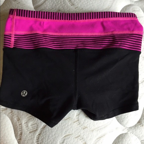 Pink/ black reversible LULULEMON need to sell fast - Picture 2 of 3