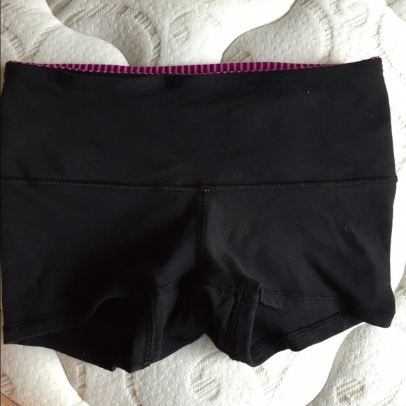 Pink/ black reversible LULULEMON need to sell fast - Picture 3 of 3