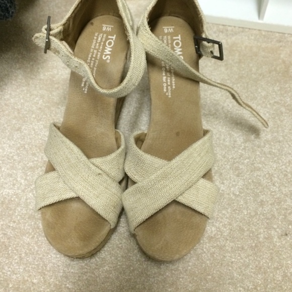 Toms wedges