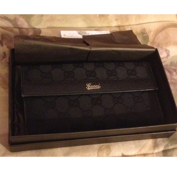 Gucci bag and Gucci wallet - Picture 2 of 4