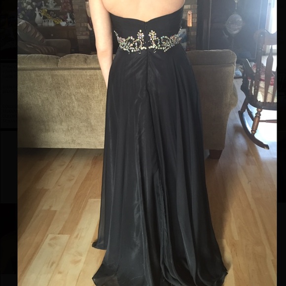 Prom dress - Picture 2 of 4