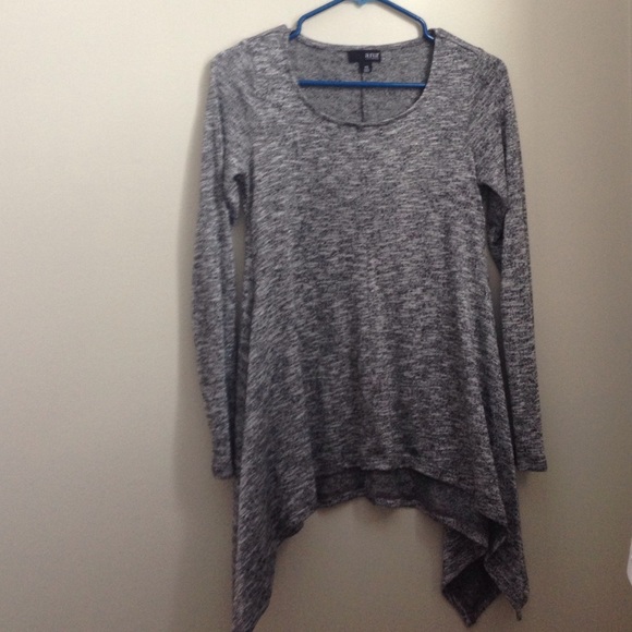 Ana High Low sweater