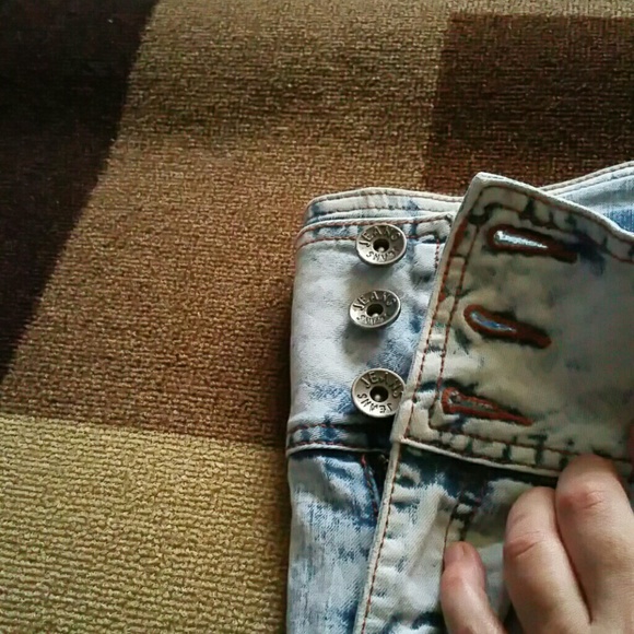 Jeans - Picture 2 of 3