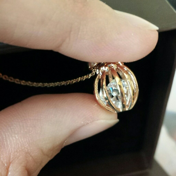 💢SOLD💢Gold Necklace with Sparkles! - Picture 3 of 3