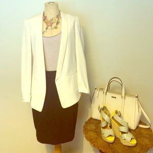 Classic Black Pencil Skirt with Pockets