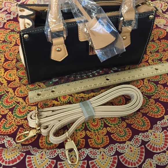 Black, beige, & nude colored leather handbag - Picture 2 of 4