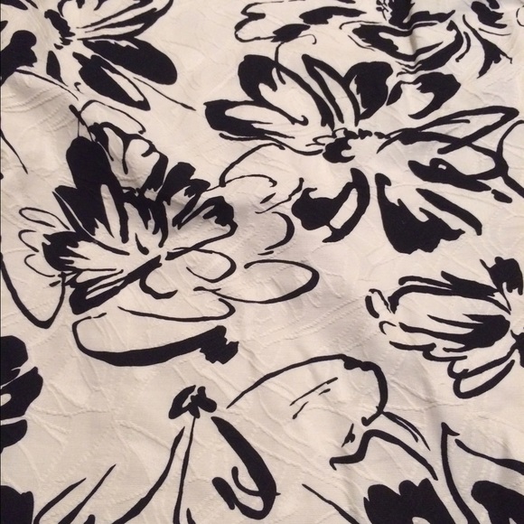 CHETTA B Black and Creme Halter Dress - Picture 4 of 4