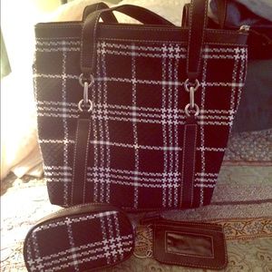 Bag with matching make-up case and ID holder.