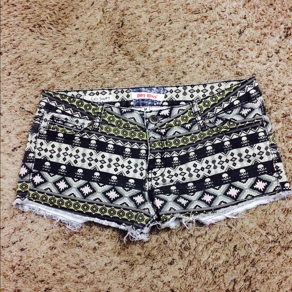 Tribal bootie shorts with skulls