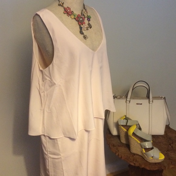 Light Pink Flowy Layer Dress - Picture 4 of 4