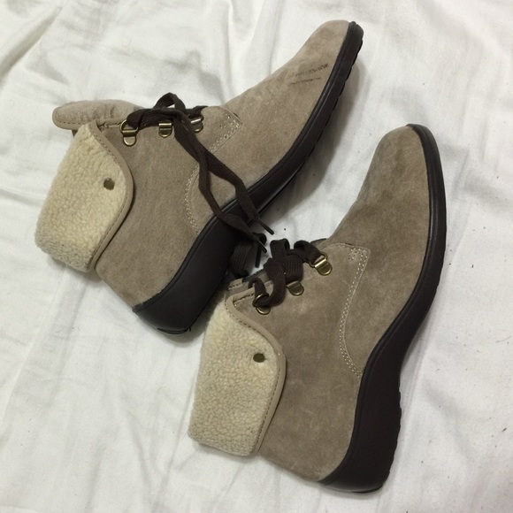 Fuzzy winter boots