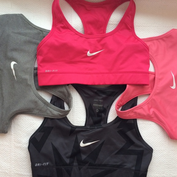 SET OF 4 Nike Sports Bras in Awesome Condition