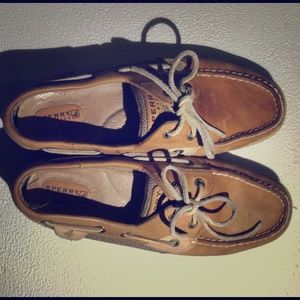 Brown leather SPERRY top-siders