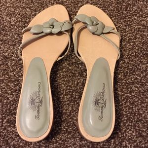 Brand NEW Tommy Bahamas sandal