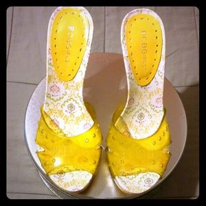 Cute! BCBGirls Yellow Jelly Sandals!