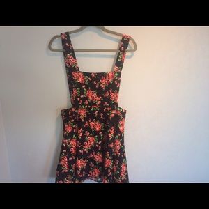 FOREVER 21 OVERALL DRESS IN FLORAL