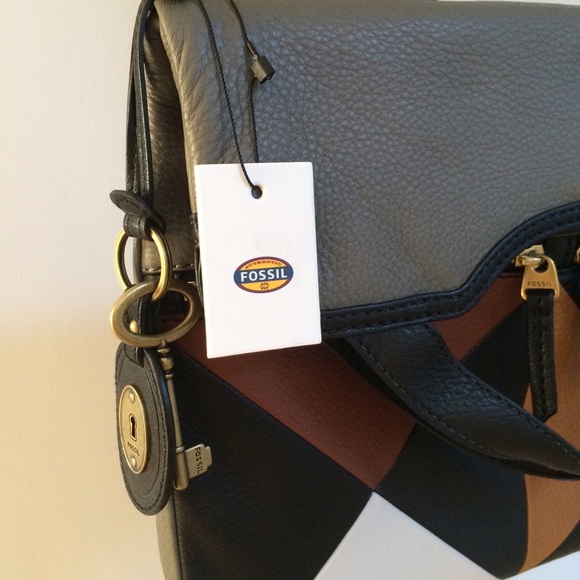 NWT FOSSIL Explorer Tote ❤️HP 12/9 & 1/17 - Picture 2 of 4