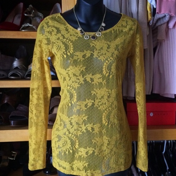Ella Moss Tops - Cc1) ella moss like new mustard lace layering top