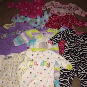 9 newborn sleep and plays