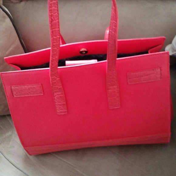 Handbag - Picture 2 of 4