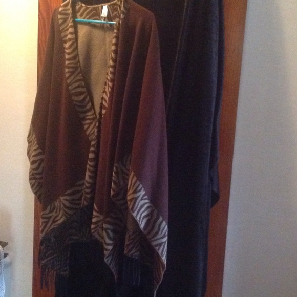 Shawl - Picture 2 of 2