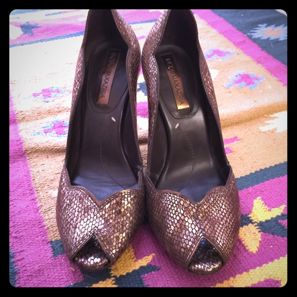 BCBG Max Azria Gold Snake Skin Peep Toe Heels 6.5