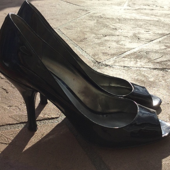 🎉HP🎉Nine West black shiny heels. Size 9.5