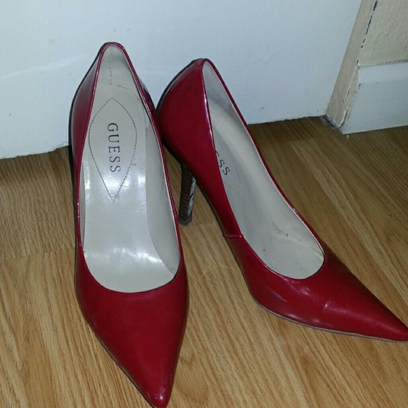Guess Red pumps
