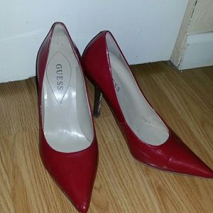 Guess Red pumps