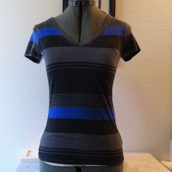 Women's V-neck!!