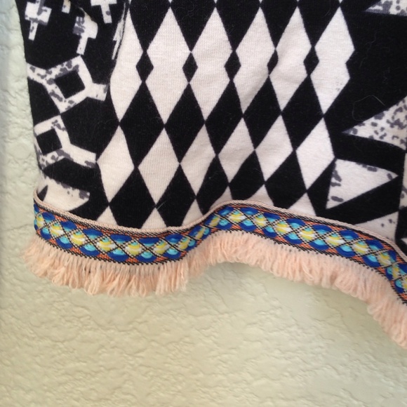 NWOT "Diamond Wine" crop top - Picture 2 of 2