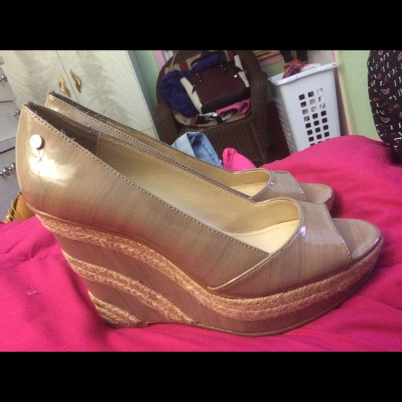 Heels - Picture 2 of 3