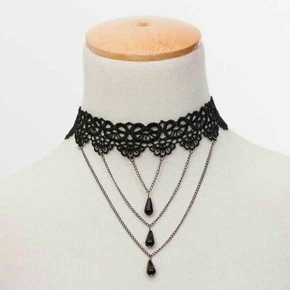 Jewelry - NWT  Baroque Style Adjustable Choker Necklace