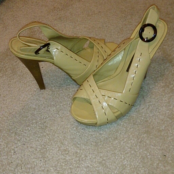 Open toe pumps