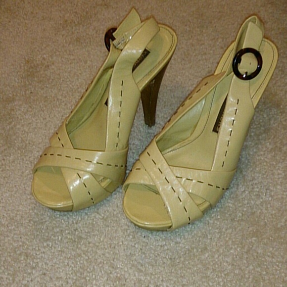 Open toe pumps - Picture 2 of 3