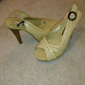 Open toe pumps