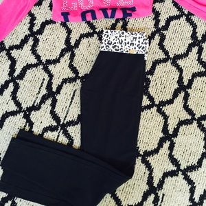 💗VS Pink Cheetah print Yoga Pants with hearts💗