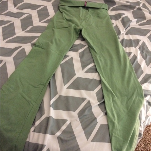 Hard tail yoga pants