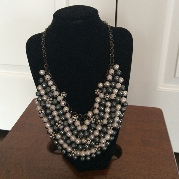 Grey and white pearl necklace P5