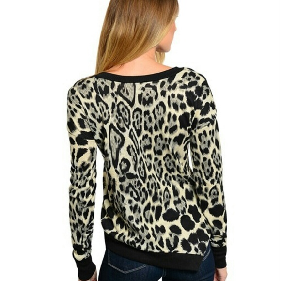 Leopard Print Sweater - Picture 2 of 2