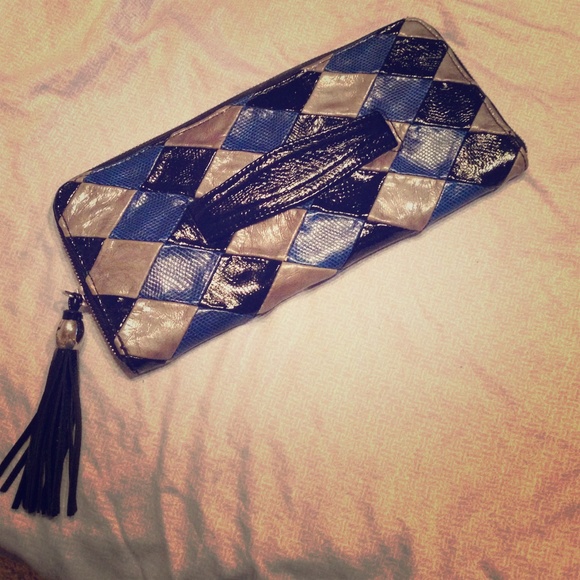 Limited Clutch