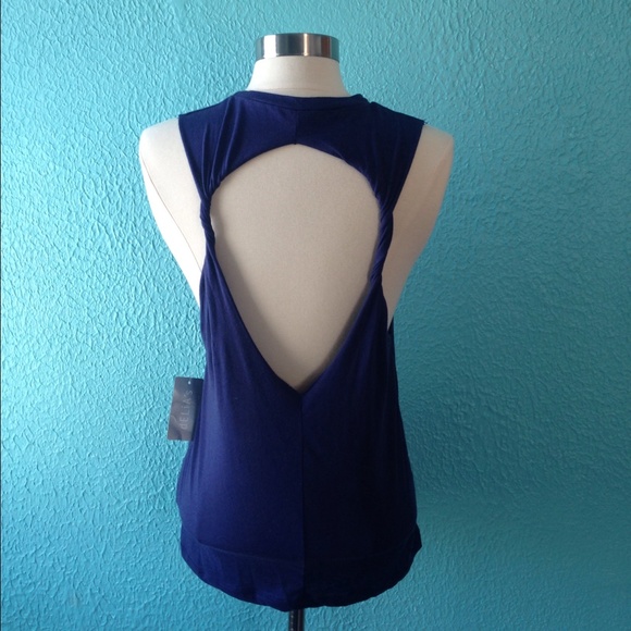 XS | you me oui open back muscle tank - Picture 3 of 3