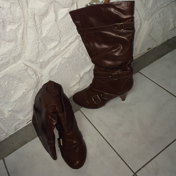 ❌ Sold ❌Boots- Caramel color! In New condition!