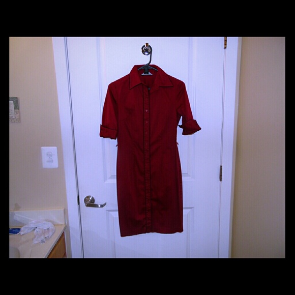 red and black piping  collared t-shirt dress