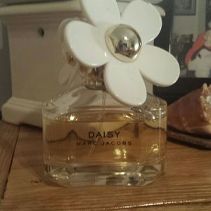 Marc Jacobs Daisy perfume