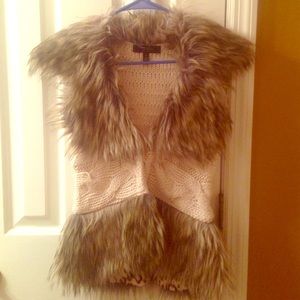 Faux fur sweater vest jessica Simpson