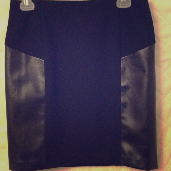 Black skirt DKNY