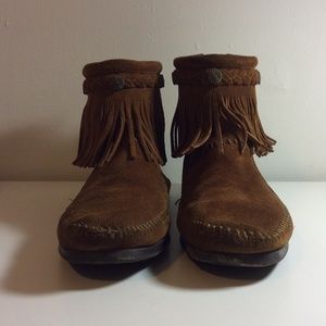 Minnetonka moccasins booties size 7.5